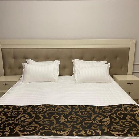 Gold Boutique Hotel Almaty Esterno foto