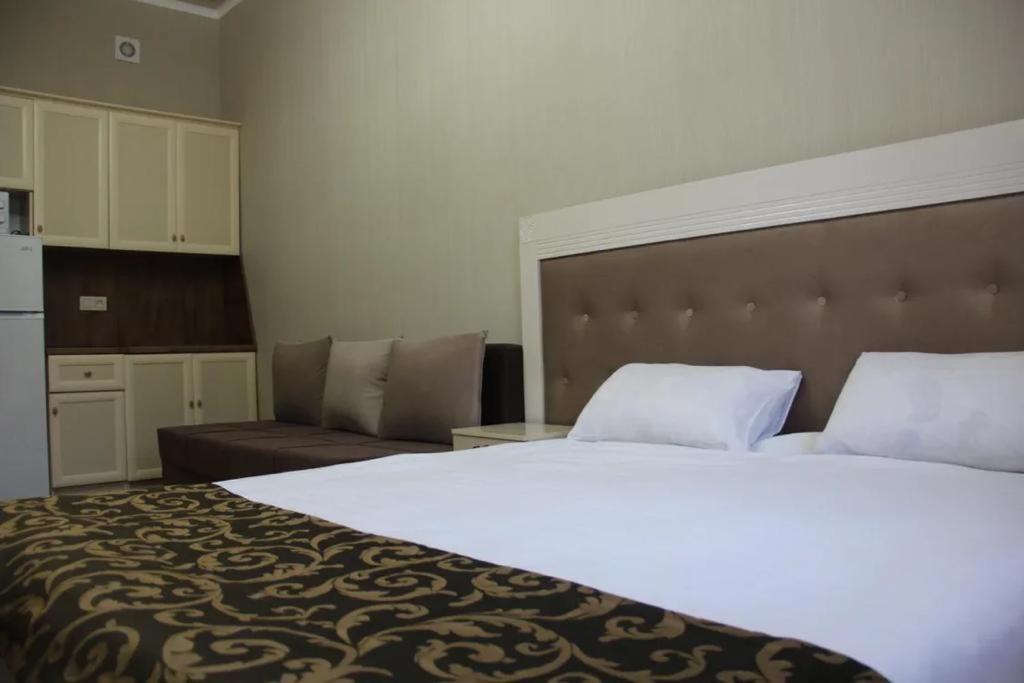Gold Boutique Hotel Almaty Esterno foto