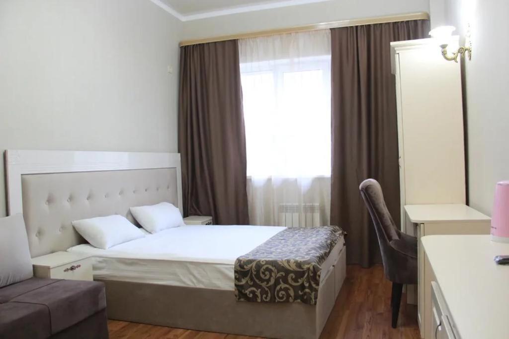 Gold Boutique Hotel Almaty Esterno foto