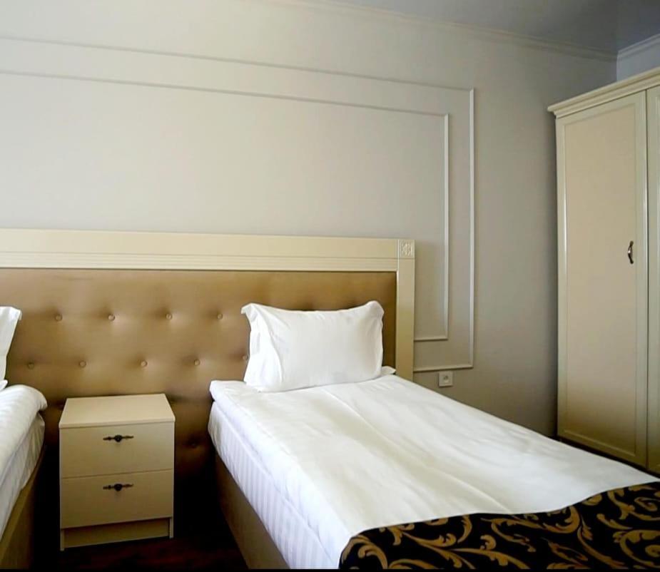 Gold Boutique Hotel Almaty Esterno foto