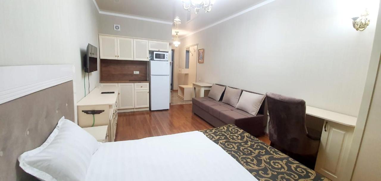 Gold Boutique Hotel Almaty Esterno foto