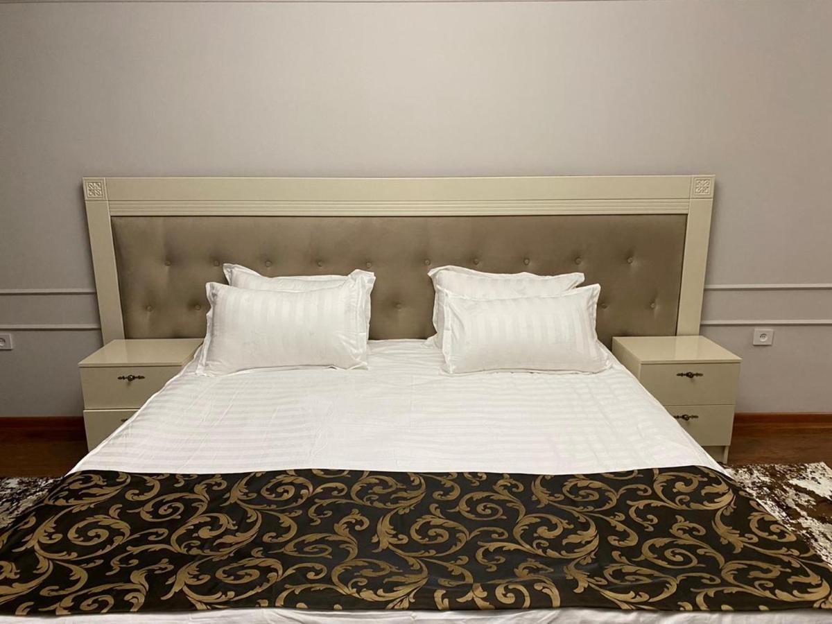 Gold Boutique Hotel Almaty Esterno foto