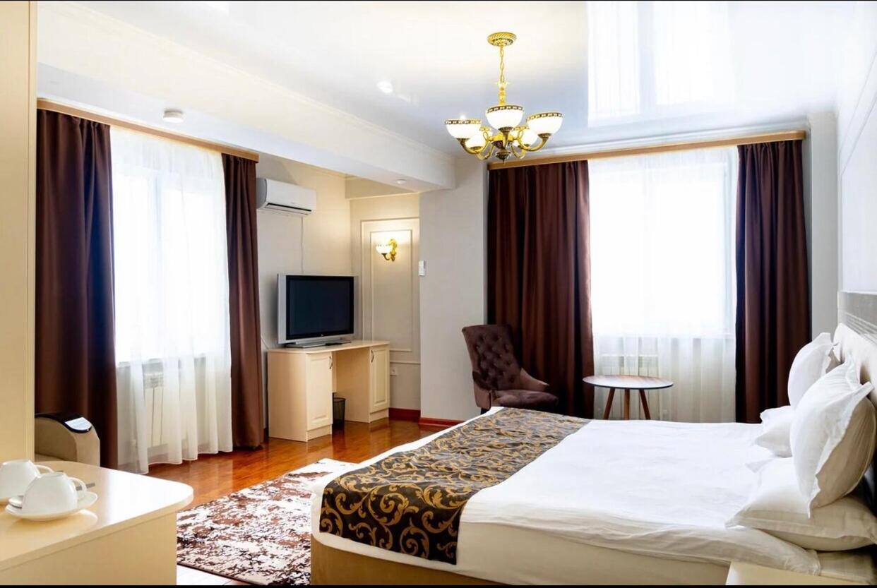 Gold Boutique Hotel Almaty Esterno foto